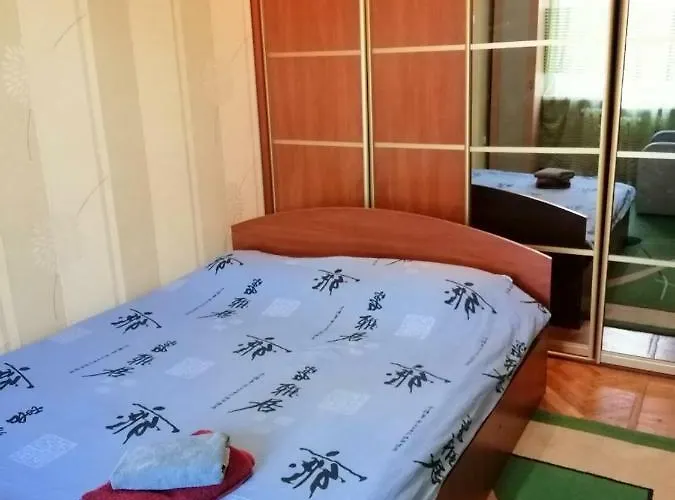 Apartments On Dontsya, 12