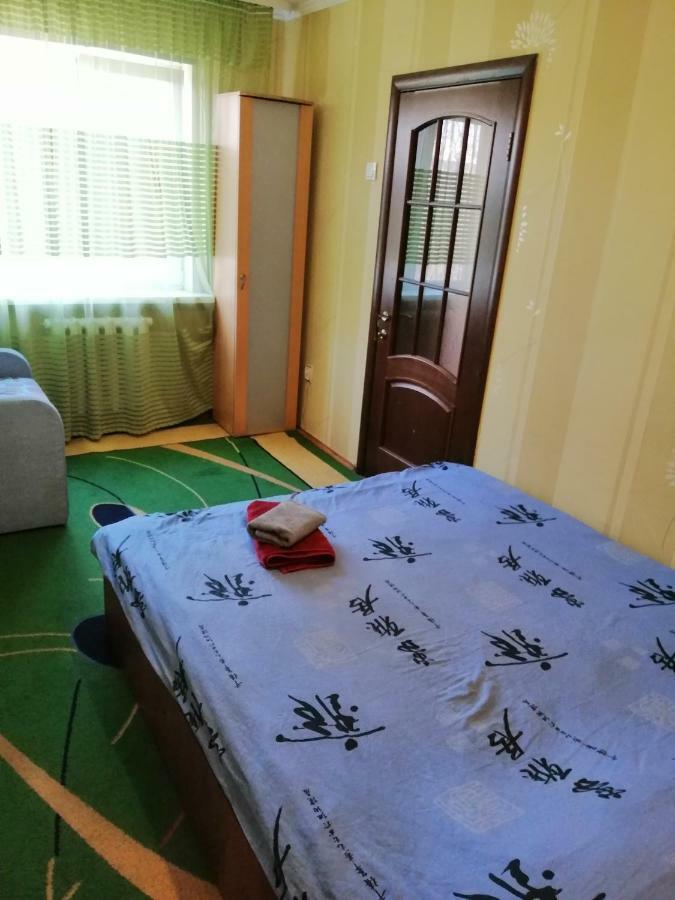 Apartment On Dontsya, 12 *